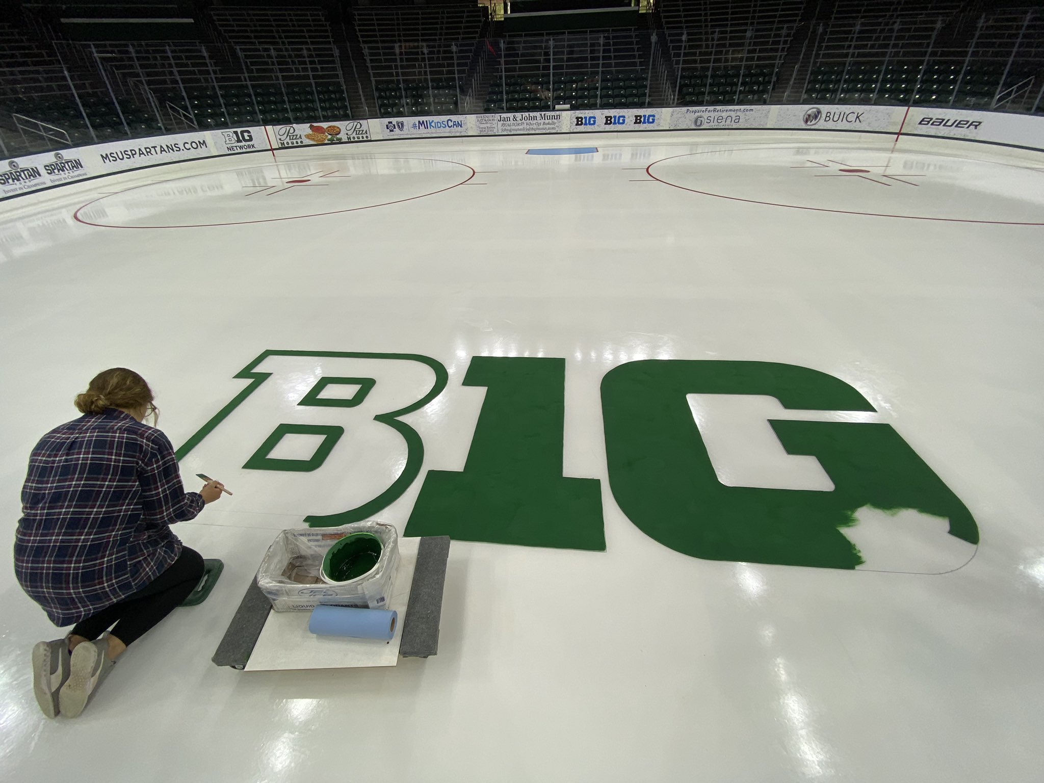 Read more about the article Cool as ice. Some behind-the-scenes magic at Munn Ice Arena