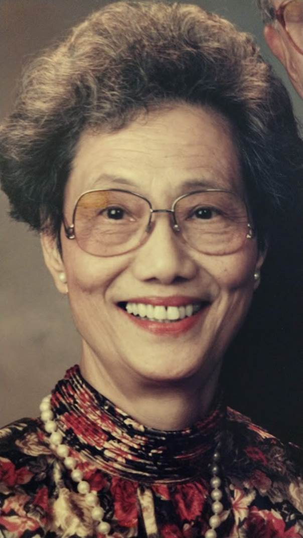 Read more about the article Presentation of the Dr. Wu-Yi So Memorial Scholarship